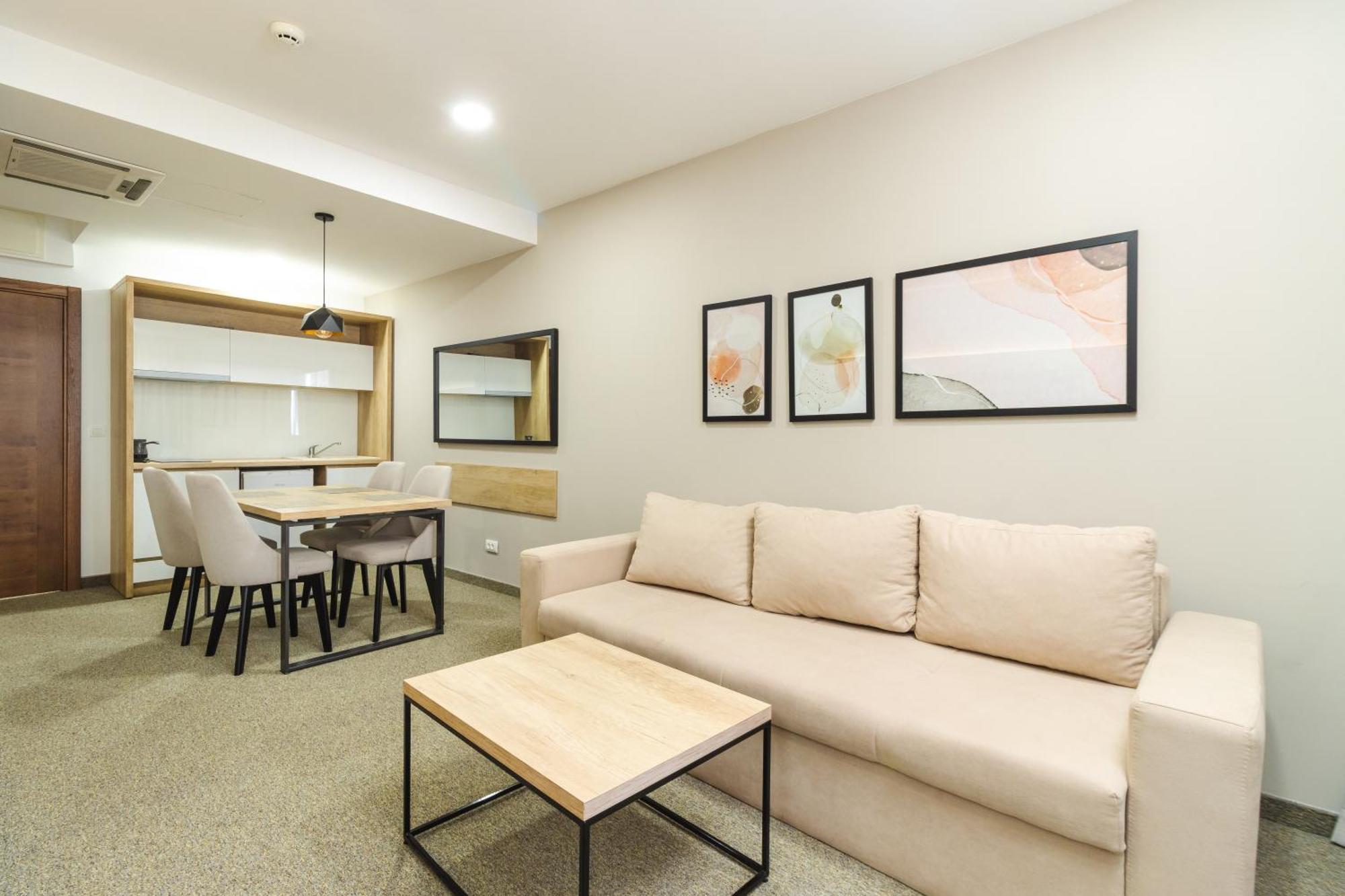 דוברה וודה Lux Hotel M מראה חיצוני תמונה