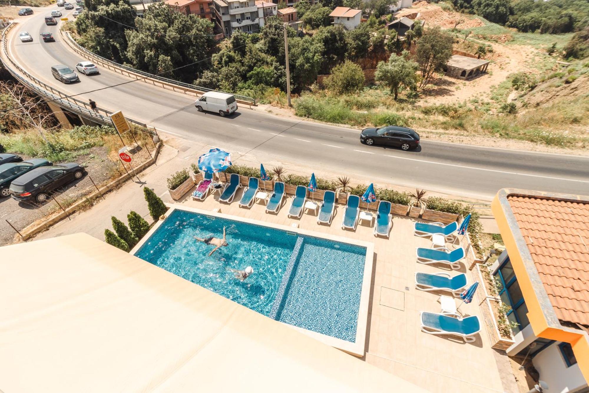 דוברה וודה Lux Hotel M מראה חיצוני תמונה