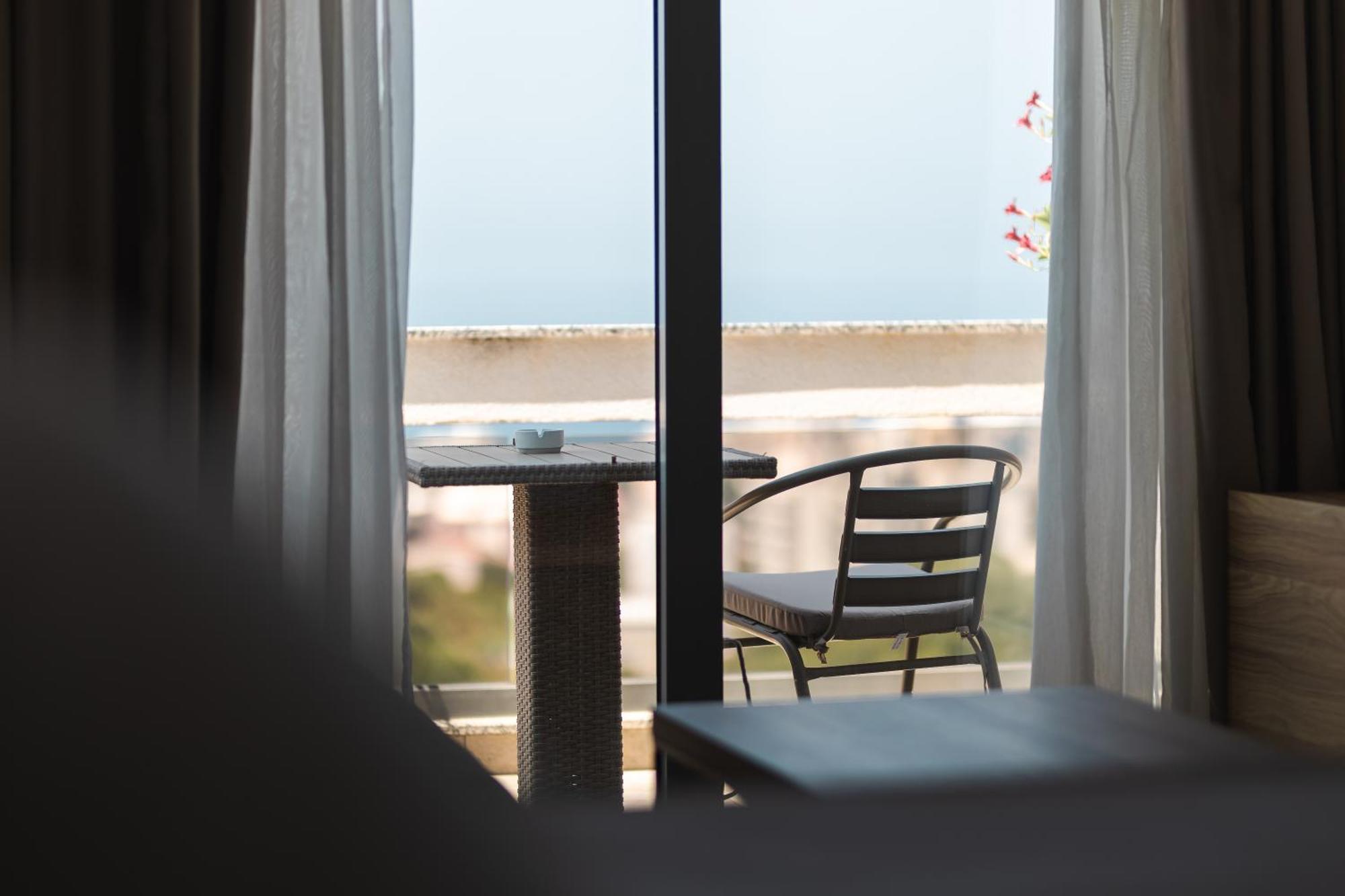 דוברה וודה Lux Hotel M מראה חיצוני תמונה