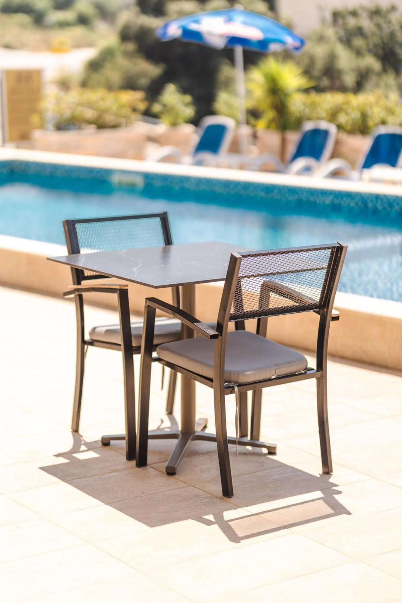 דוברה וודה Lux Hotel M מראה חיצוני תמונה