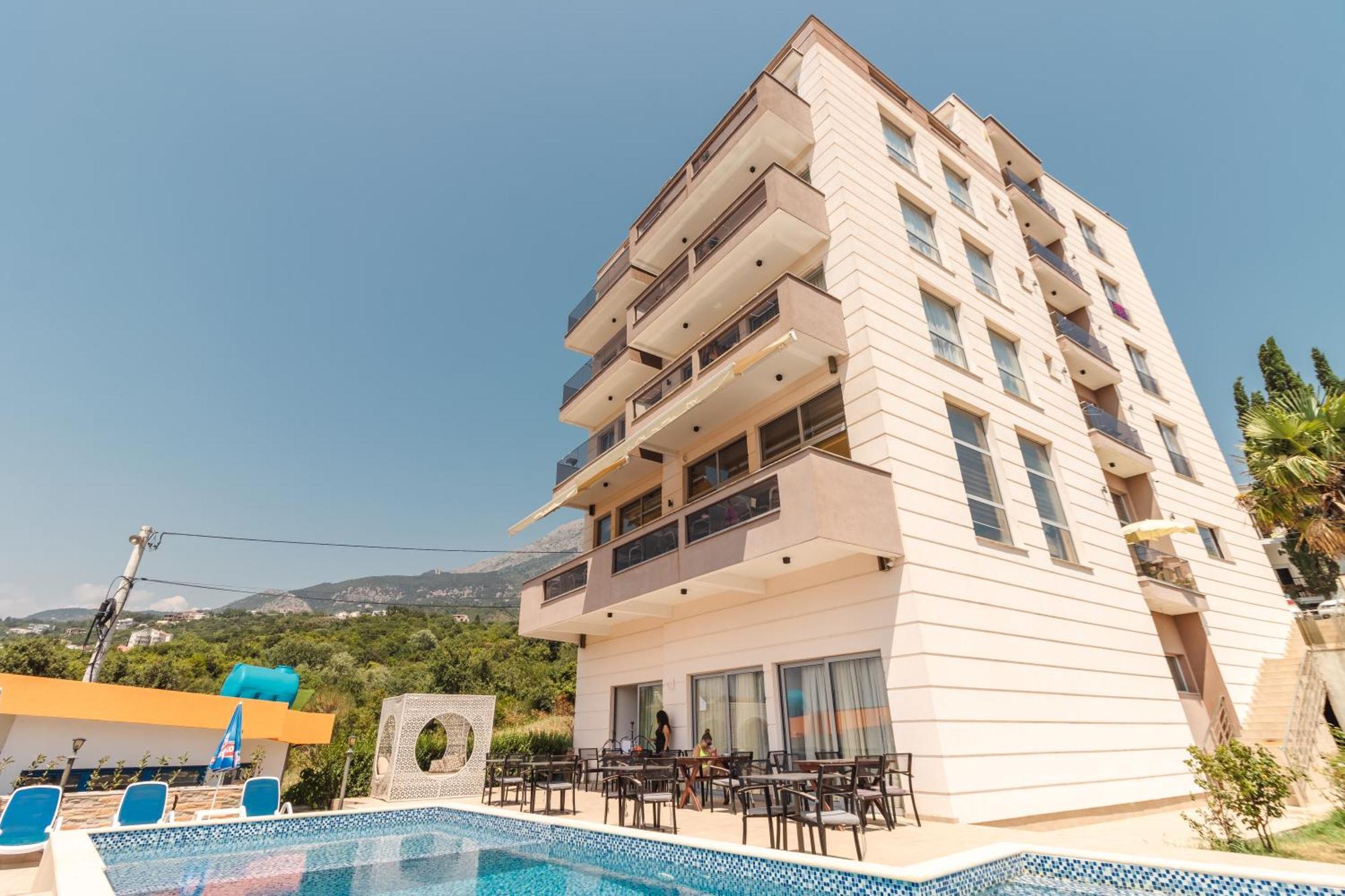 דוברה וודה Lux Hotel M מראה חיצוני תמונה