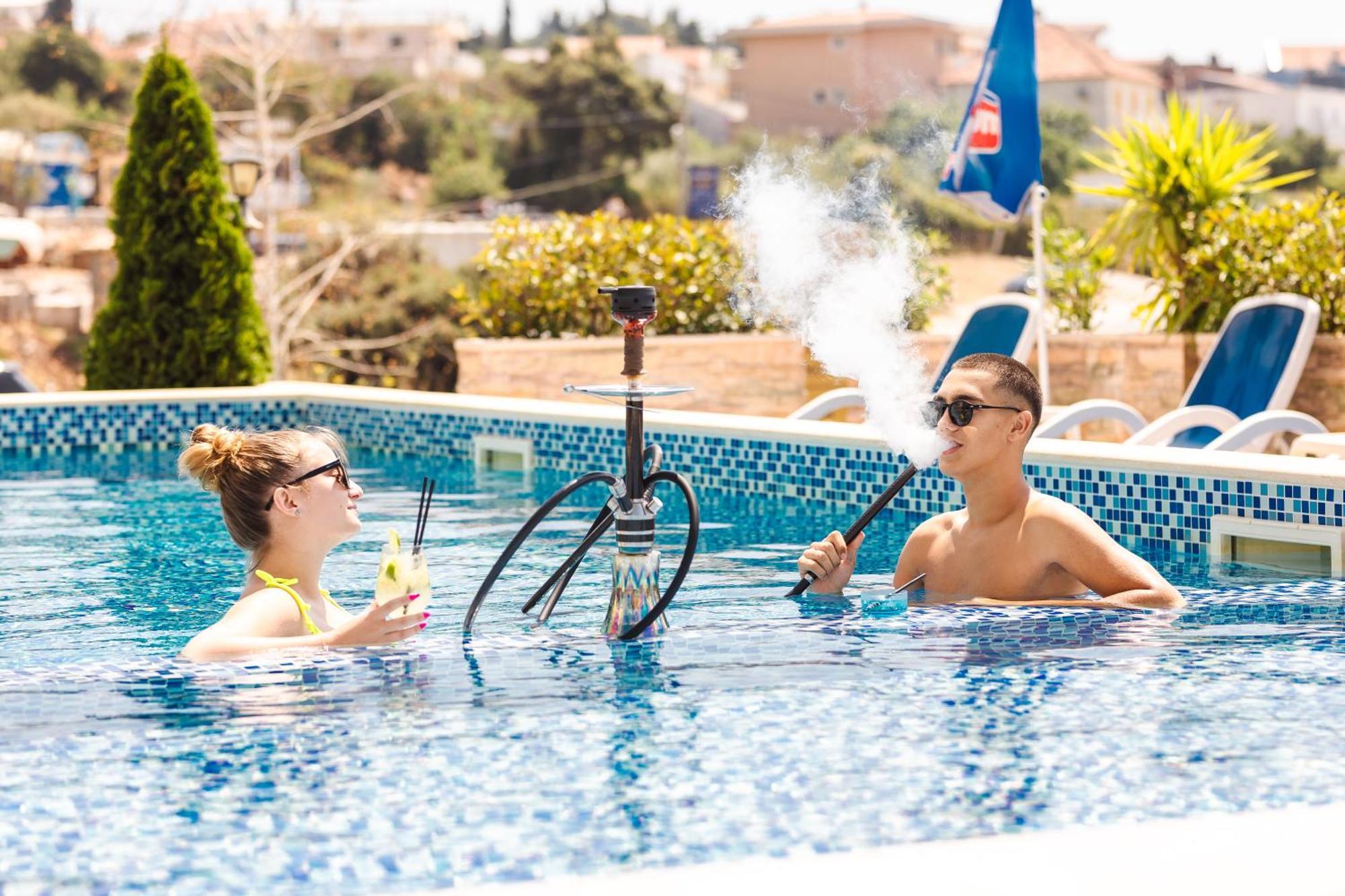 דוברה וודה Lux Hotel M מראה חיצוני תמונה