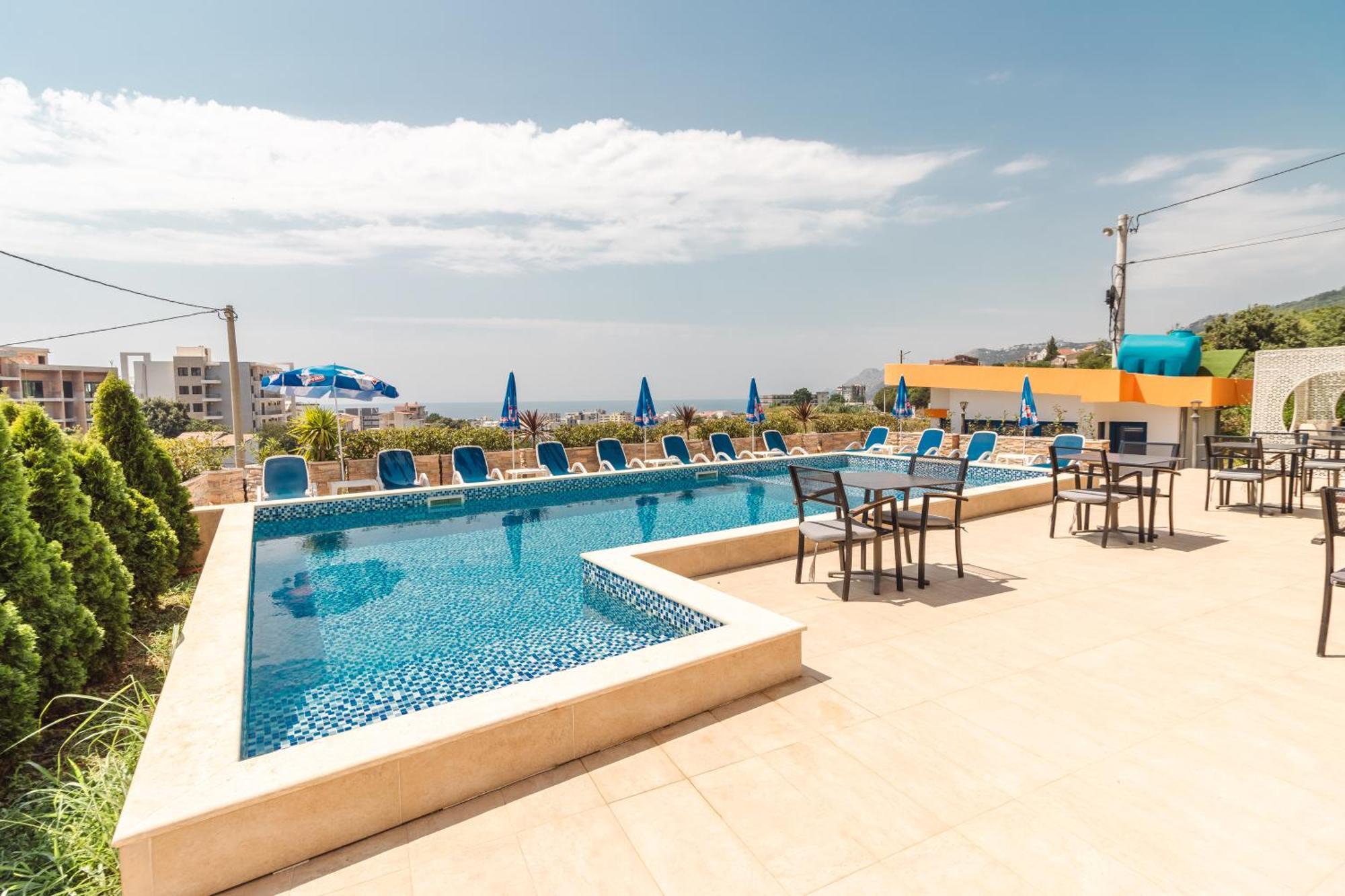 דוברה וודה Lux Hotel M מראה חיצוני תמונה