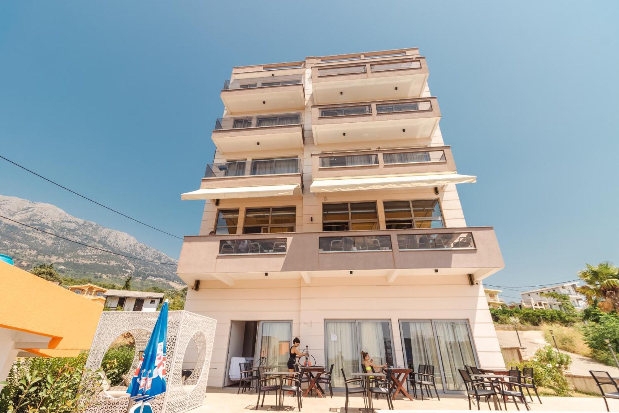 דוברה וודה Lux Hotel M מראה חיצוני תמונה